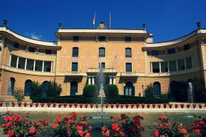 The VIC rule of crowdfunding depicted as a regal palace